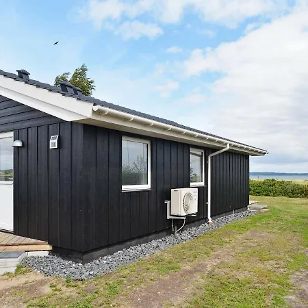 Three-bedroom Holiday In *