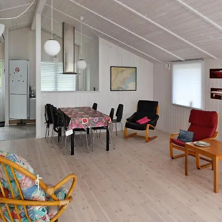 Three-bedroom Holiday In * Fredericia