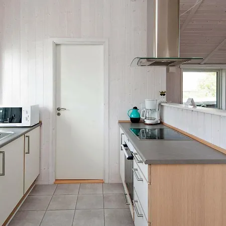 Three-bedroom Holiday In * Fredericia